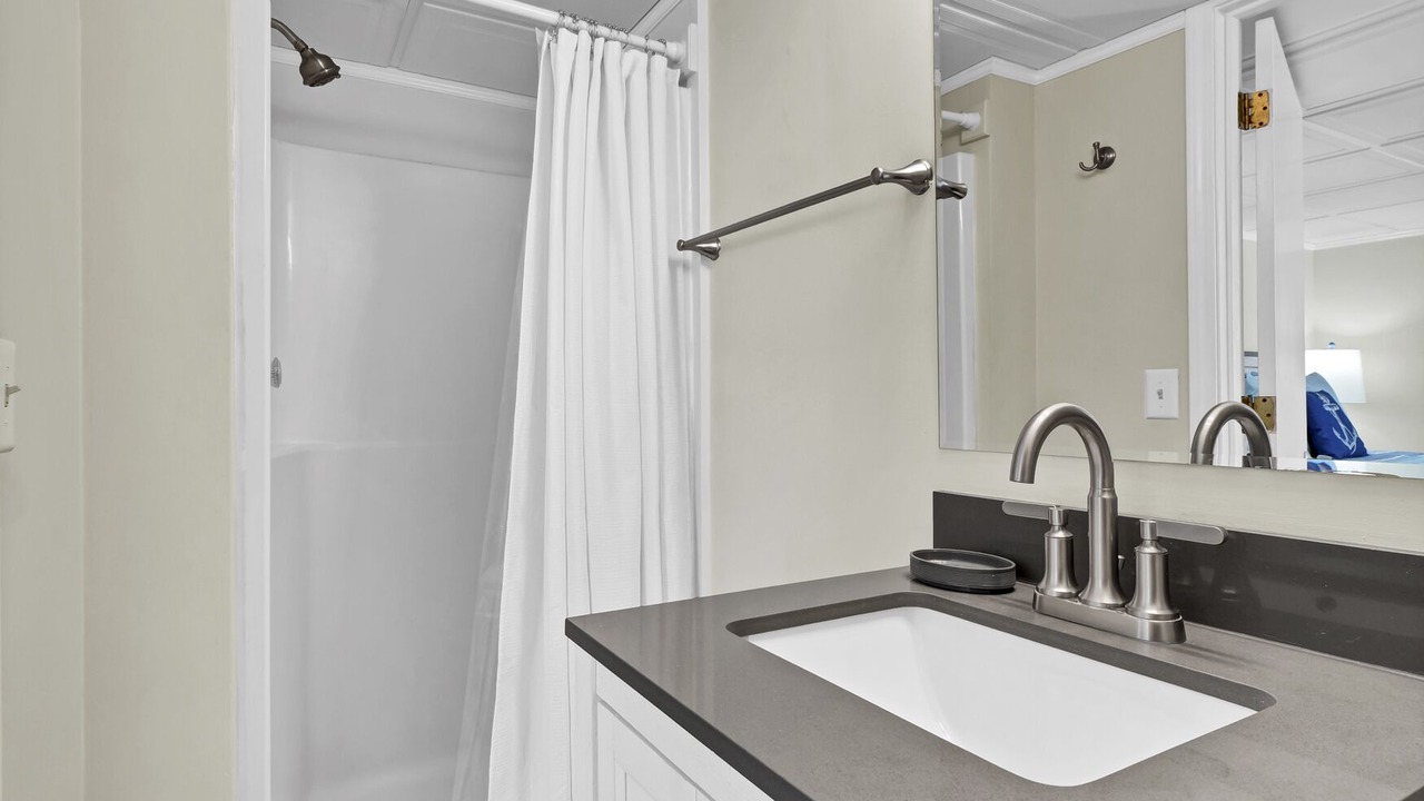 Photo of Bathroom in Airlie