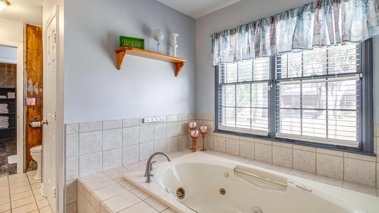 Photo of Bathroom in Hinesville