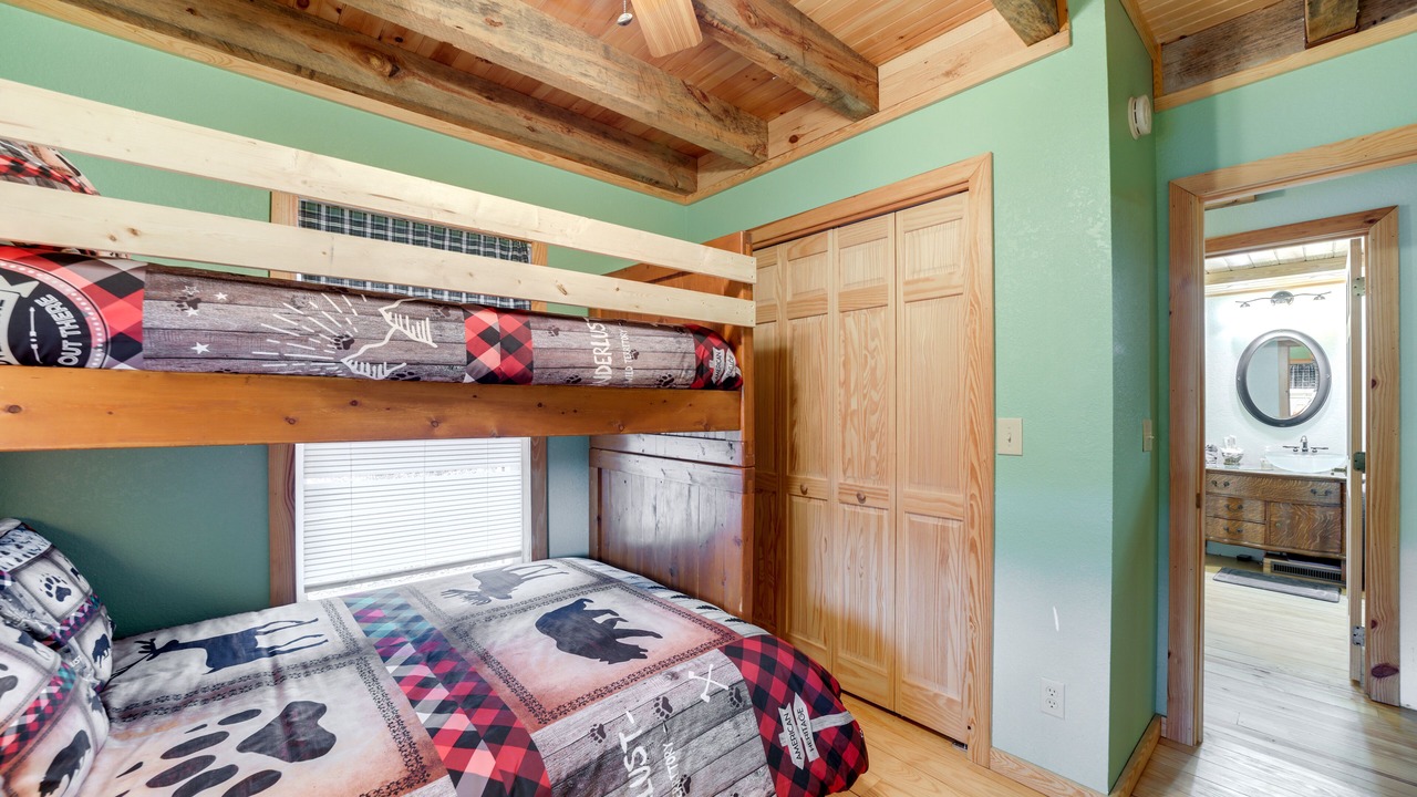 Photo of Bedroom in Robbinsville