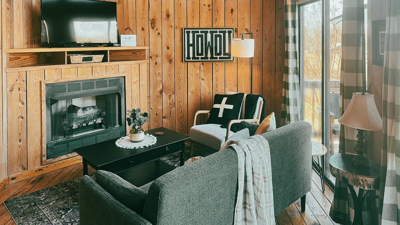 Photo of Livingroom in Six Mile