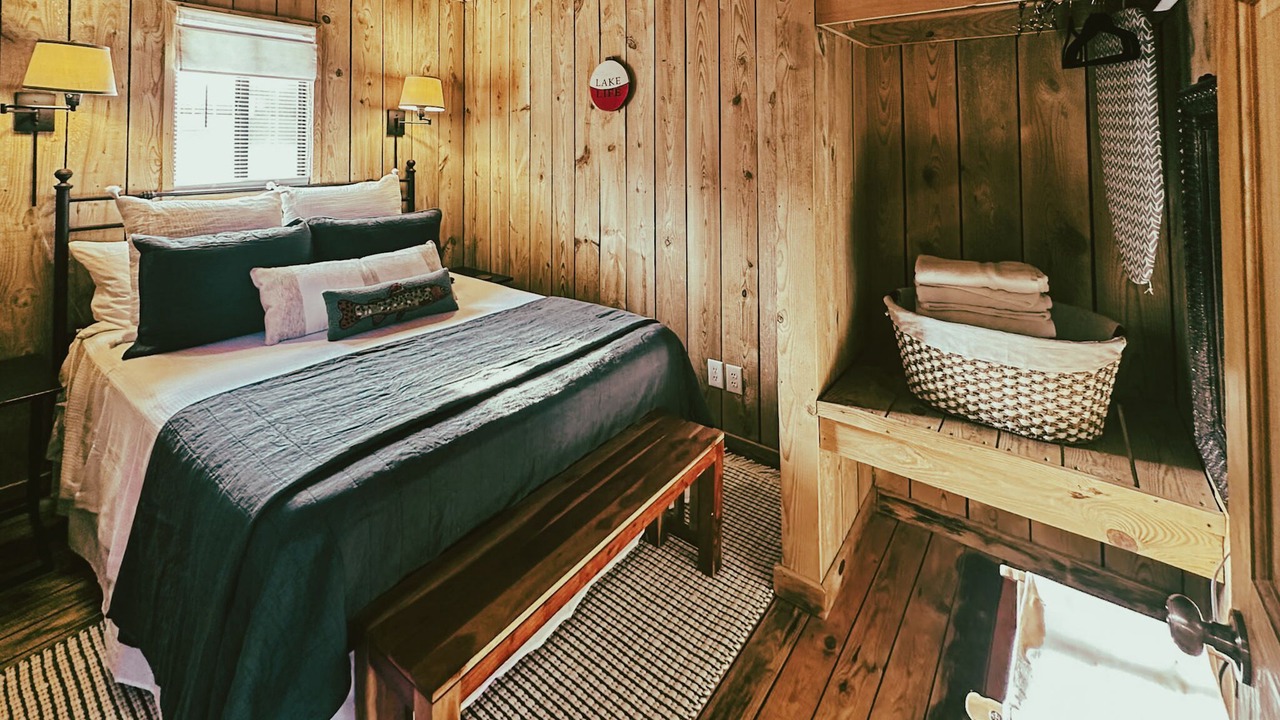 Photo of Bedroom in Six Mile