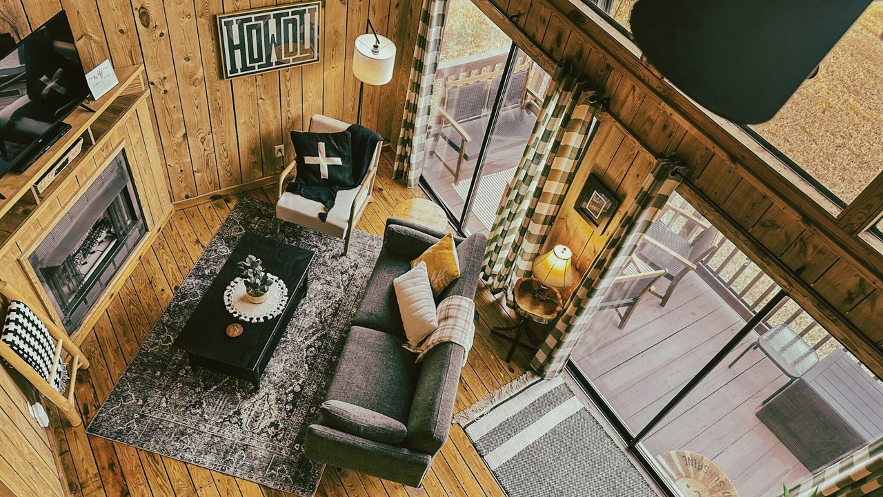 Photo of Livingroom in Six Mile