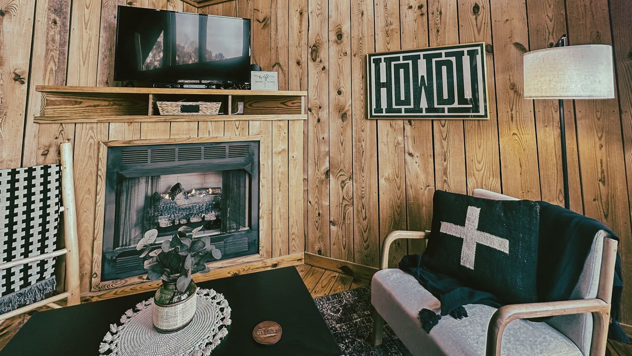 Photo of Livingroom in Six Mile