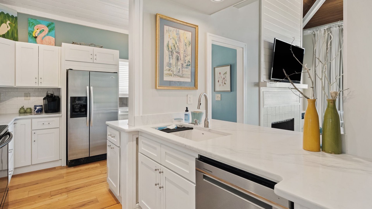 Photo of Kitchen in Debordieu Colony