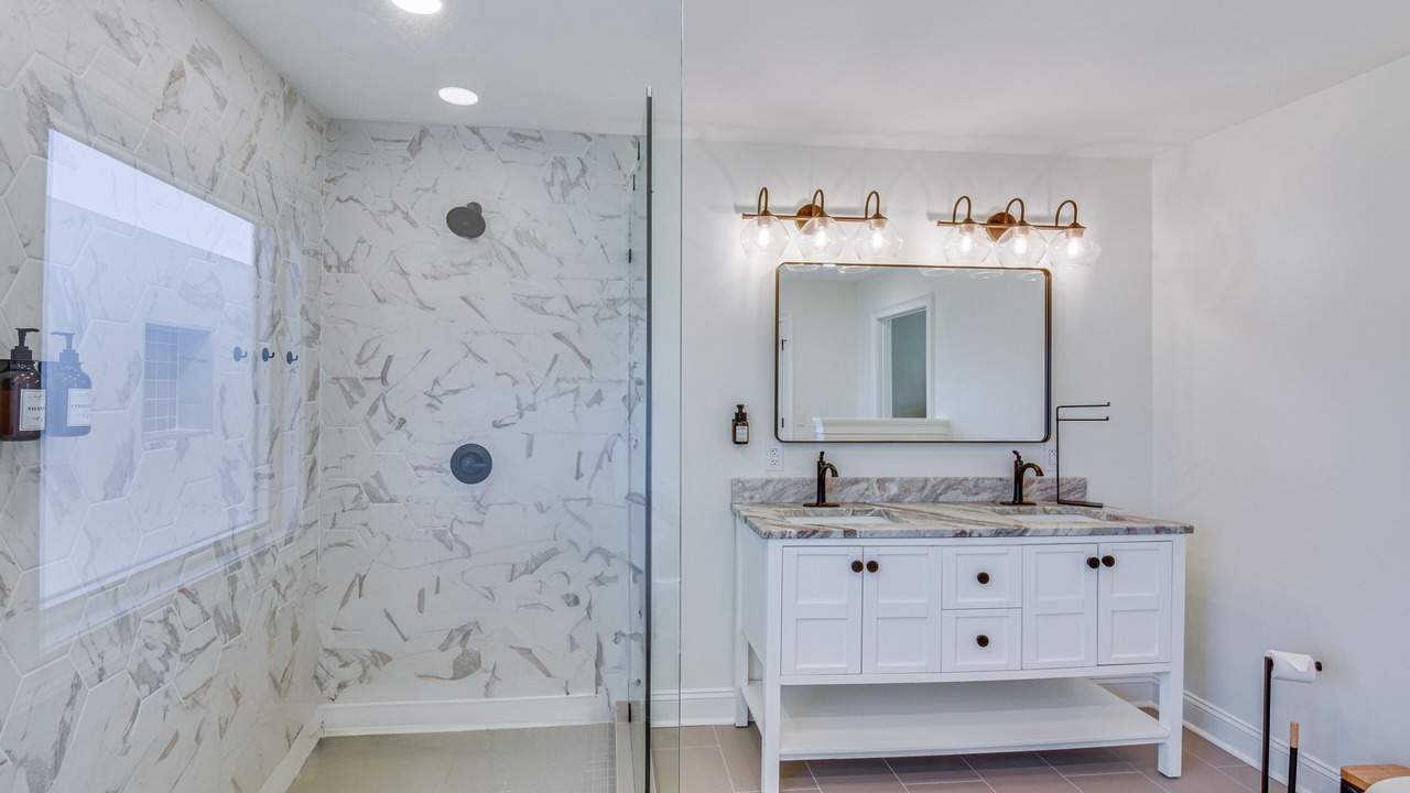 Photo of Bathroom in Townville