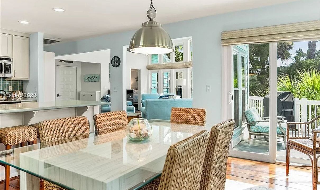 Photo of Livingroom in Deer Lake