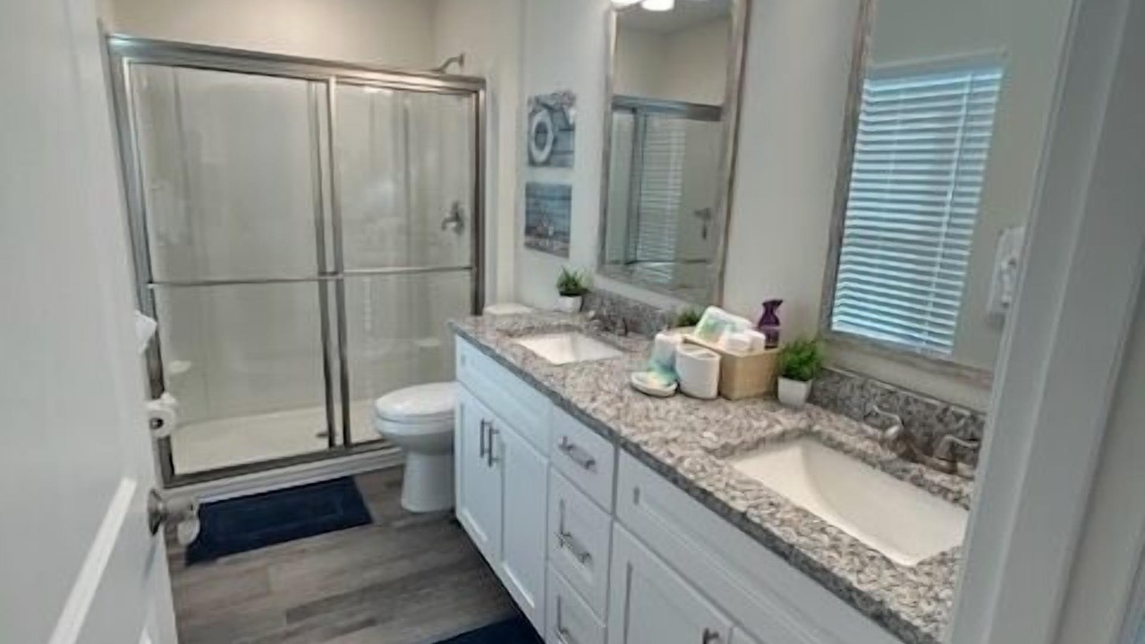 Photo of Bathroom in Mariner