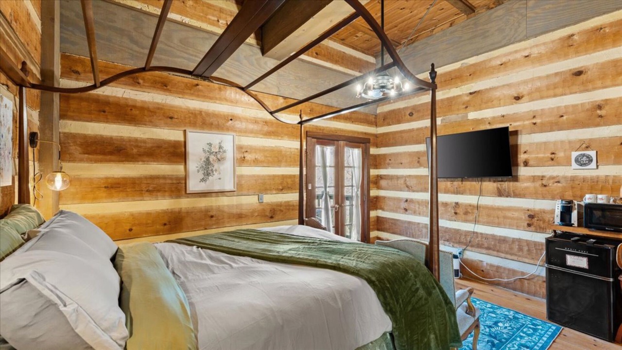 Photo of Bedroom in Townsend