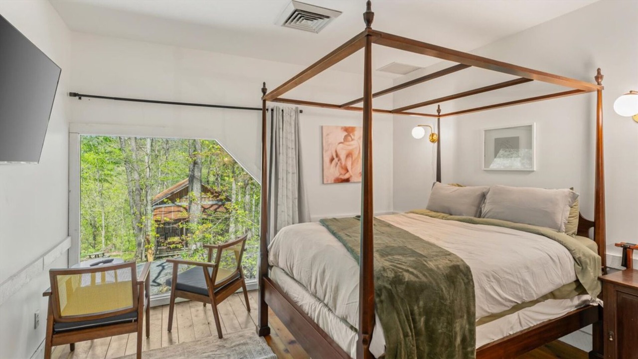 Photo of Bedroom in Townsend