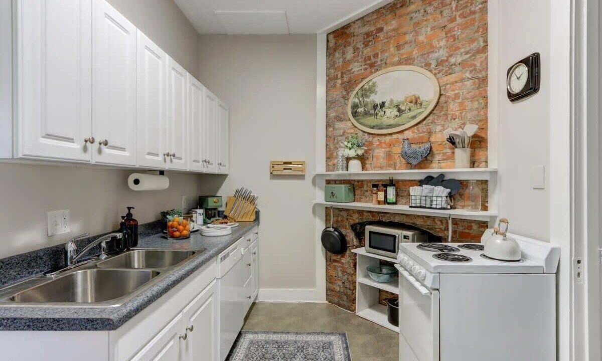 Photo of Kitchen in Historic Downtown Savannah