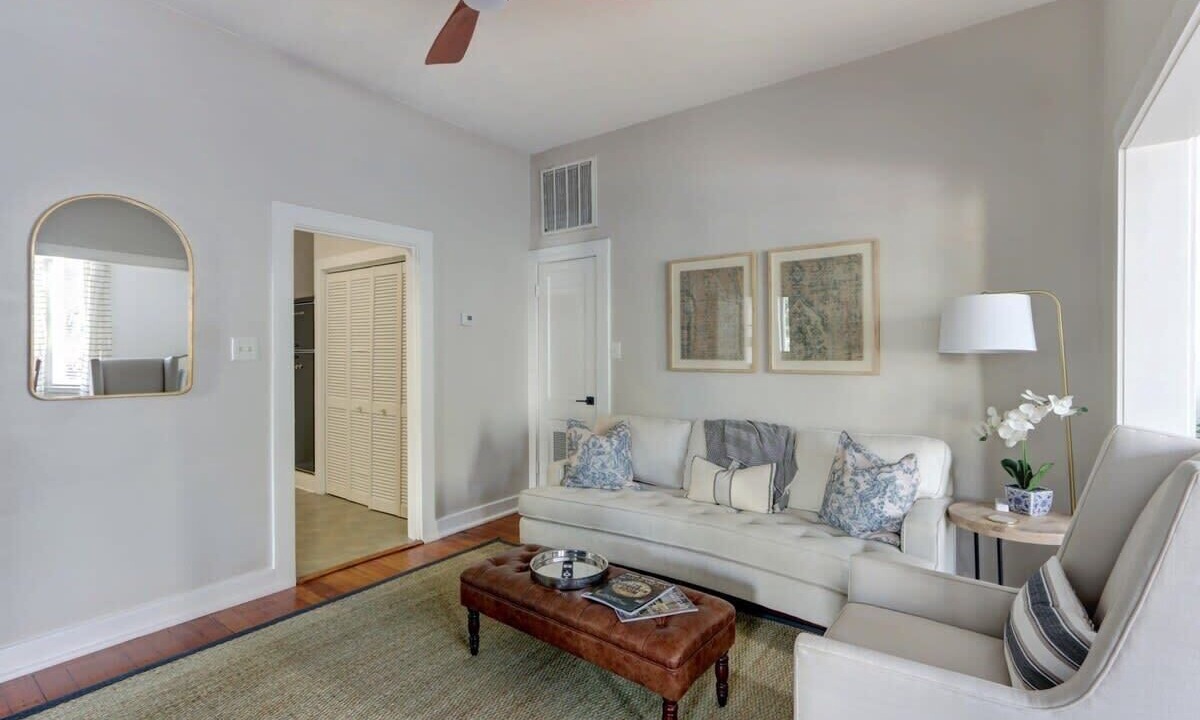 Photo of Livingroom in Historic Downtown Savannah
