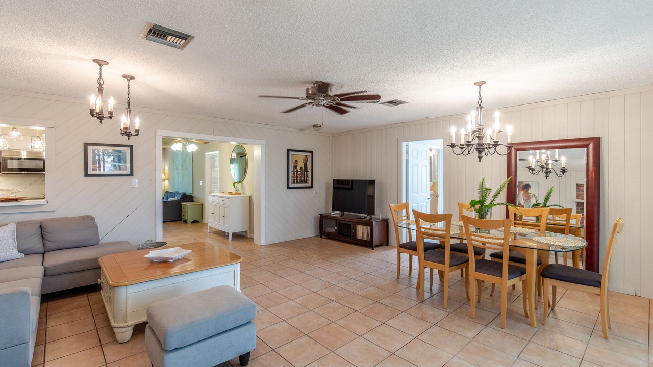 Photo of Livingroom in Florida Ridge