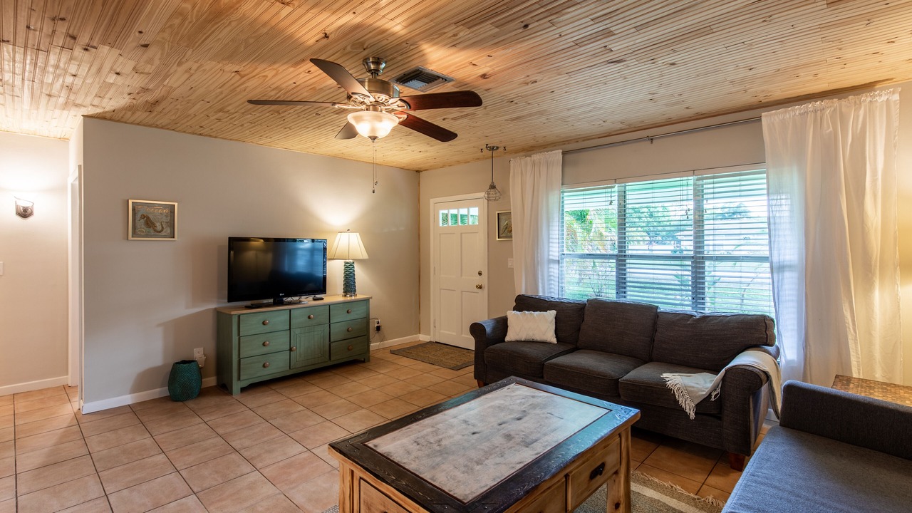 Photo of Livingroom in Florida Ridge