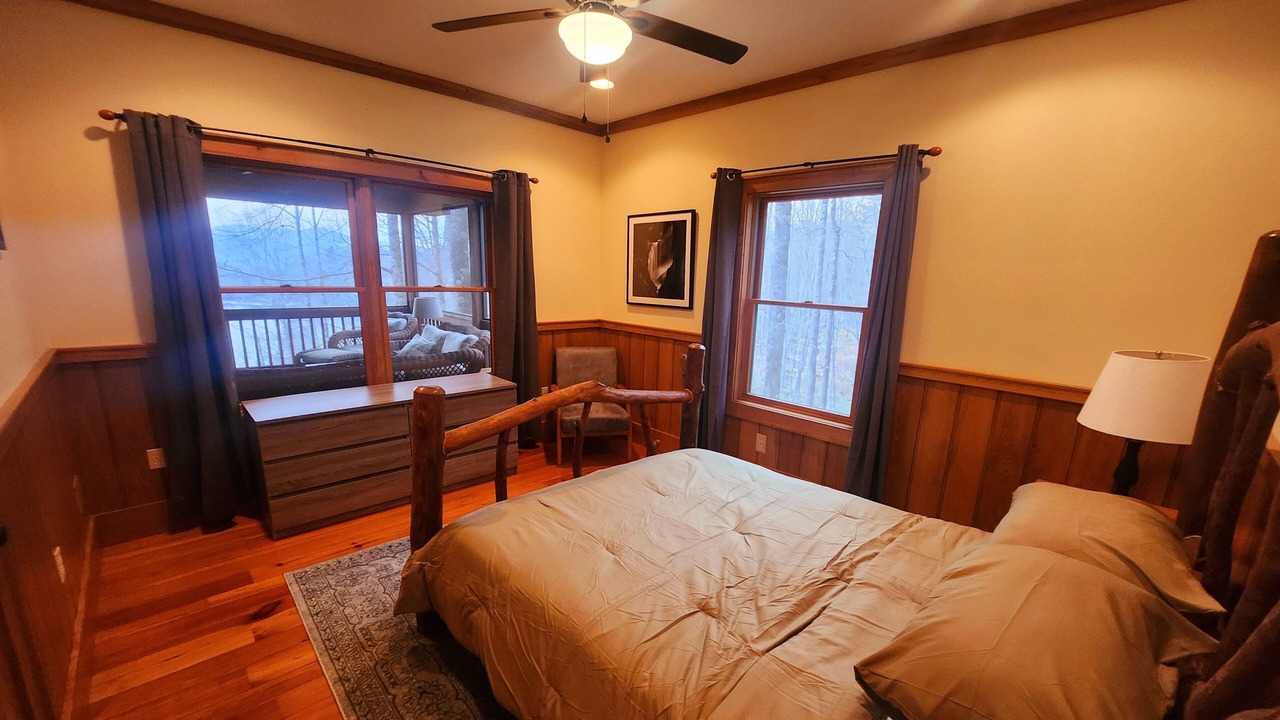 Photo of Bedroom in Tuckasegee