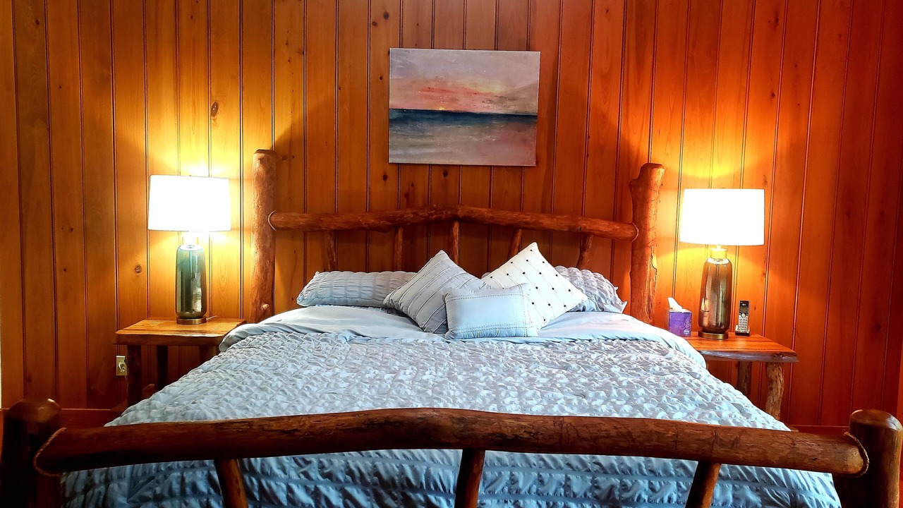 Photo of Bedroom in Tuckasegee
