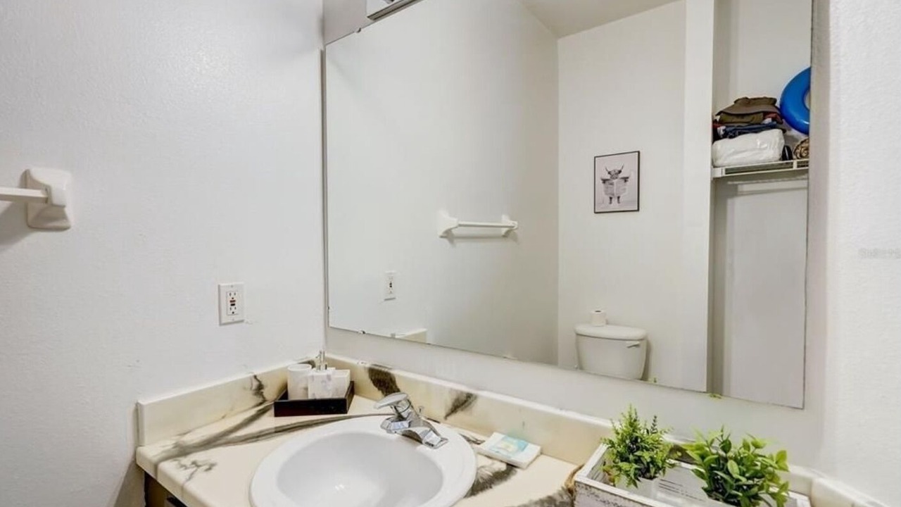 Photo of Bathroom in Seasons