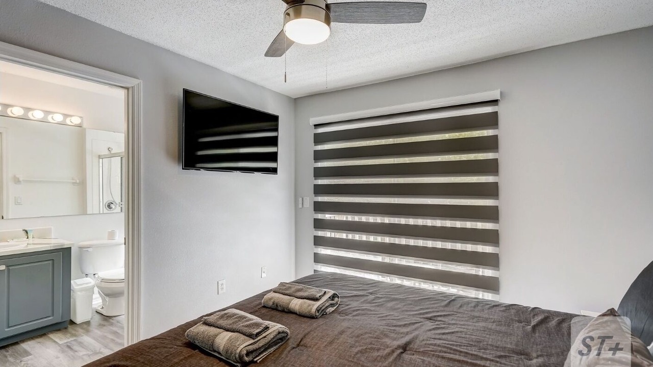 Photo of Bedroom in Seasons