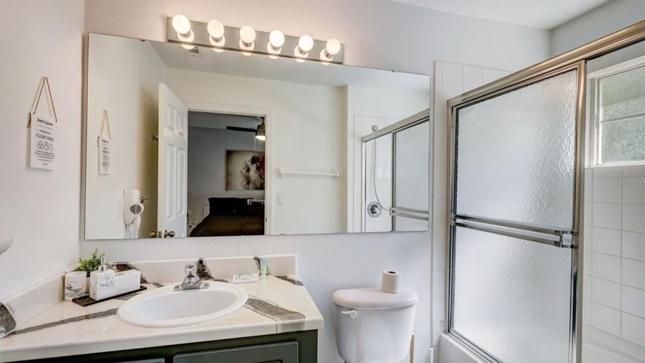 Photo of Bathroom in Seasons