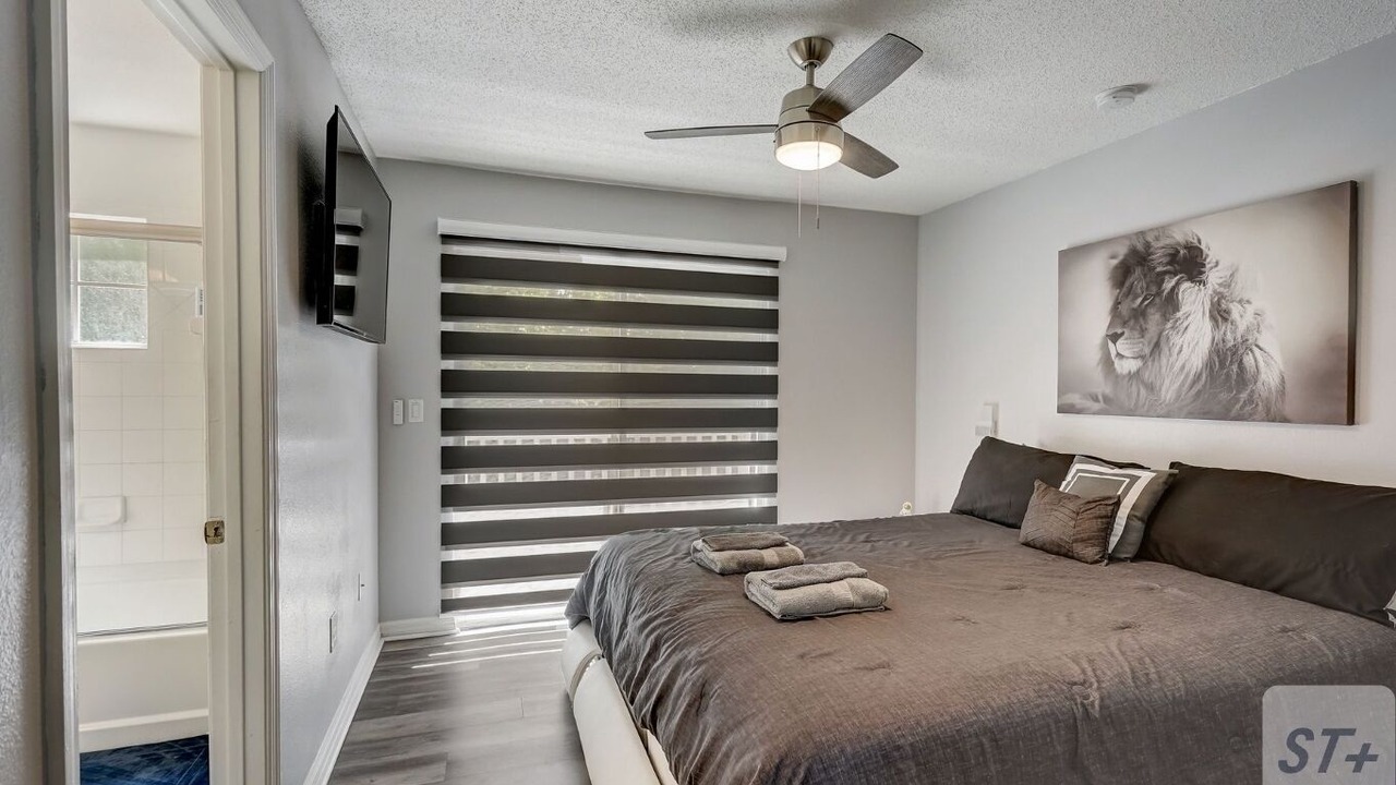 Photo of Bedroom in Seasons