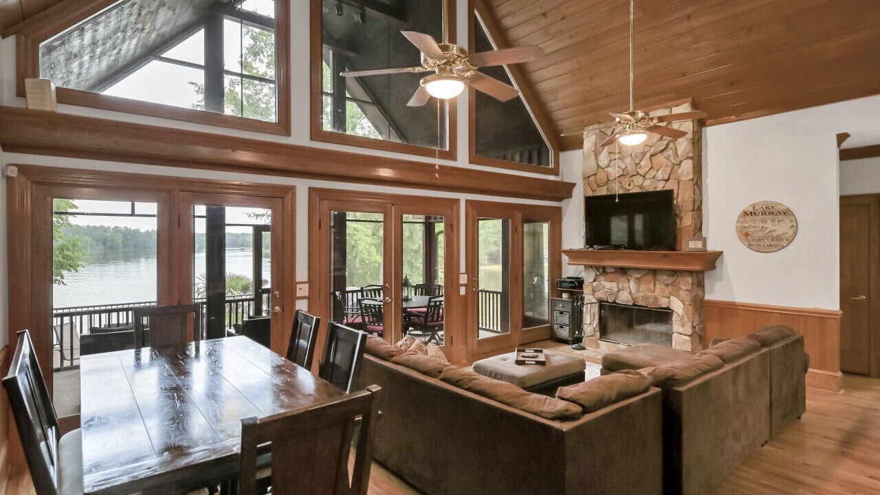 Photo of Livingroom in Chapin