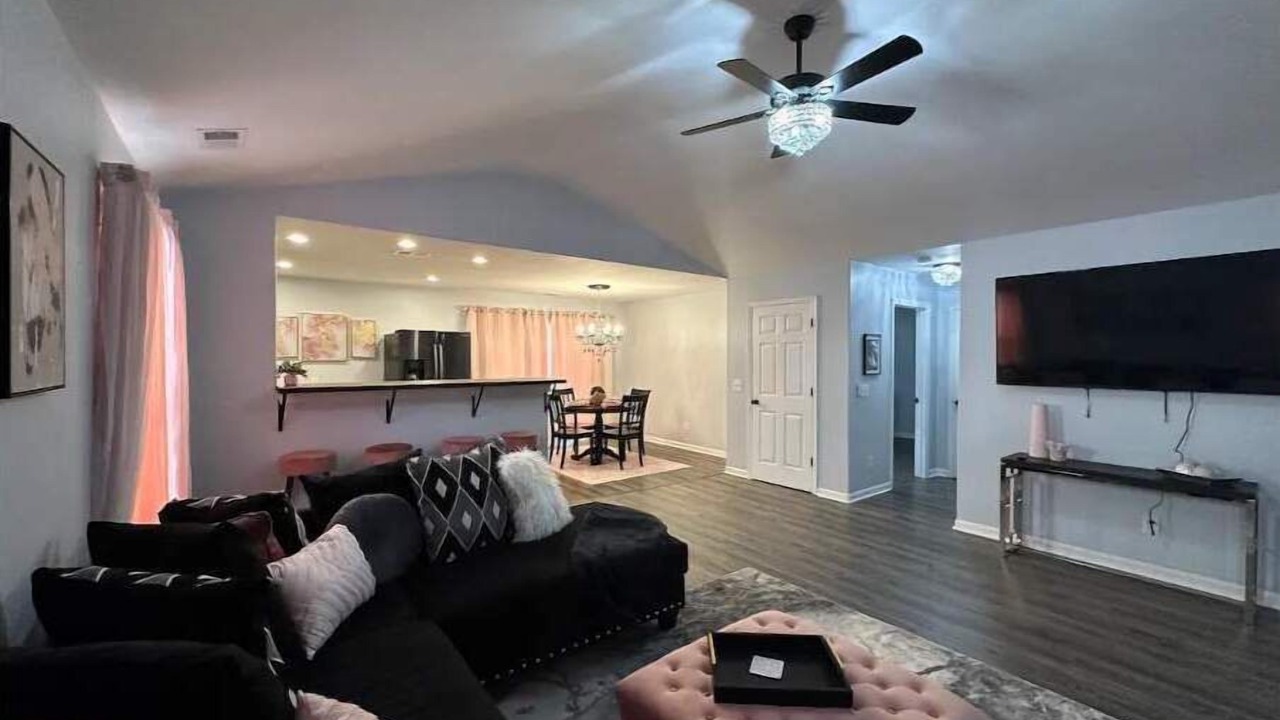 Photo of Livingroom in Port Wentworth