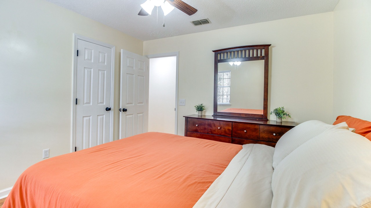Photo of Bedroom in Hinesville