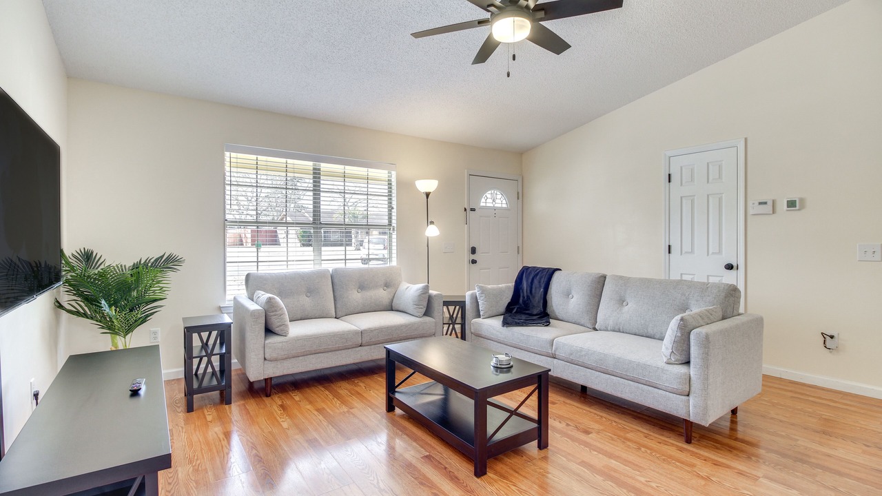 Photo of Livingroom in Hinesville