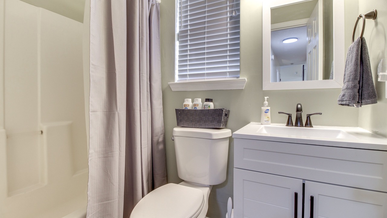 Photo of Bathroom in Hinesville