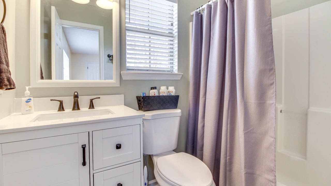 Photo of Bathroom in Hinesville