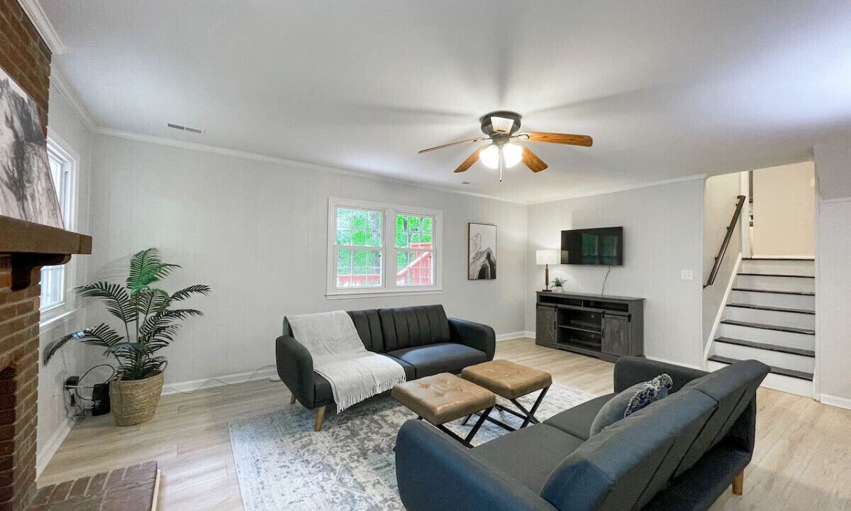Photo of Livingroom in North Raleigh