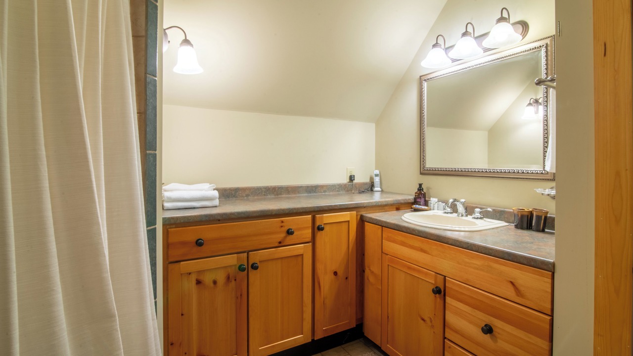 Photo of Bathroom in Cullowhee