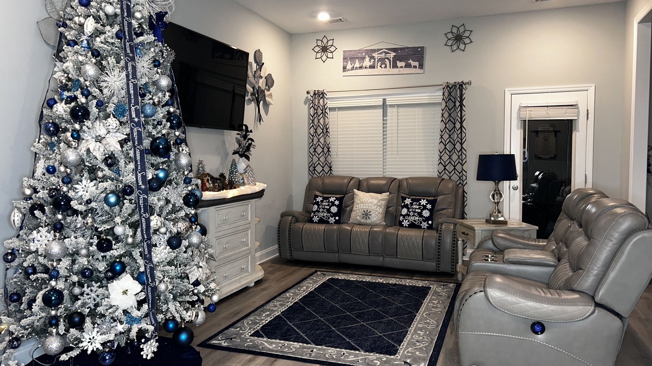 Photo of Livingroom in Langley
