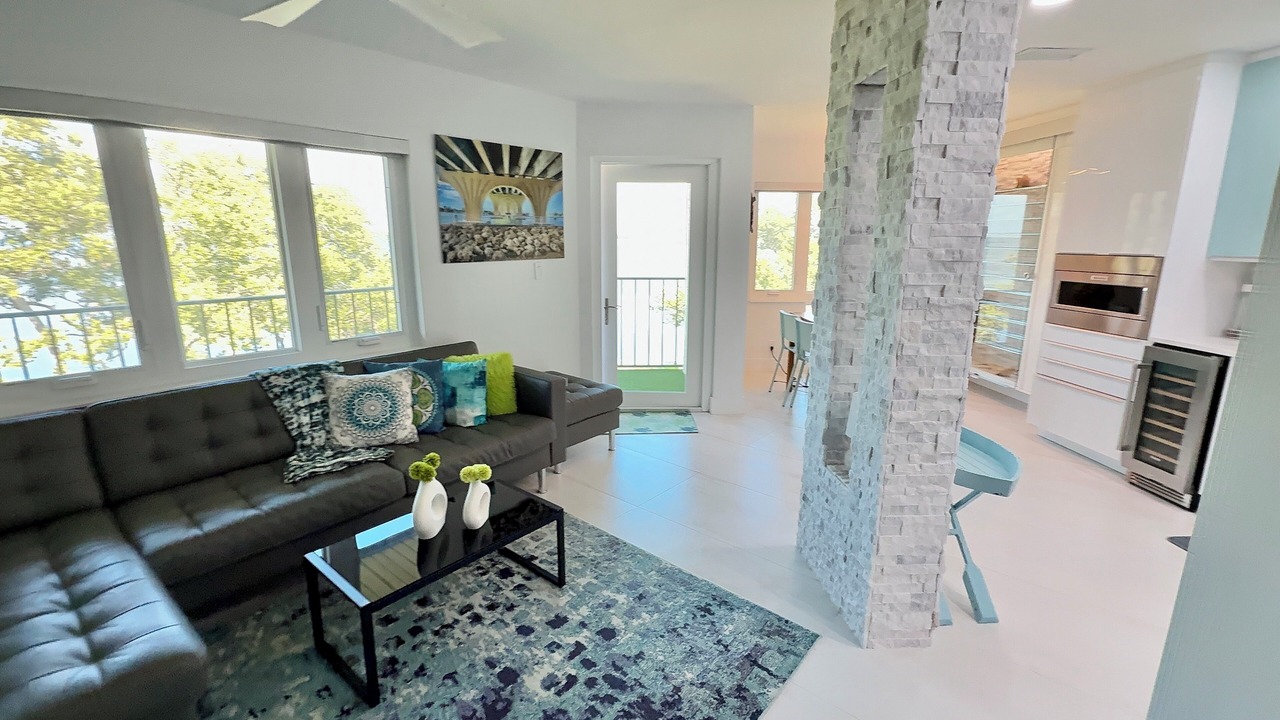Photo of Livingroom in Tierra Verde