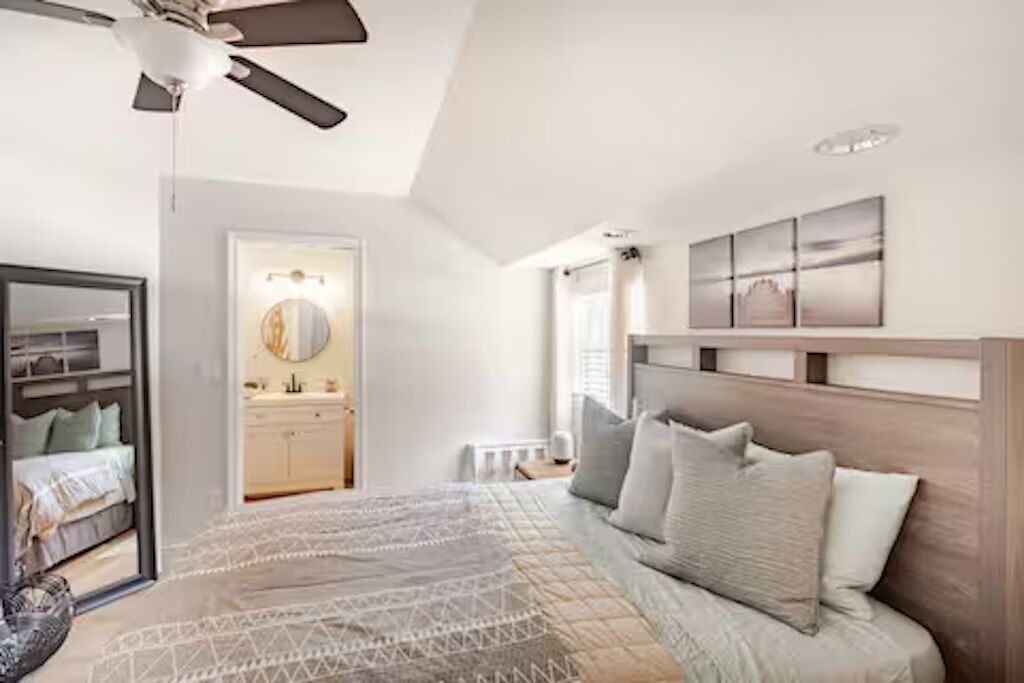 Photo of Bedroom in Roseland
