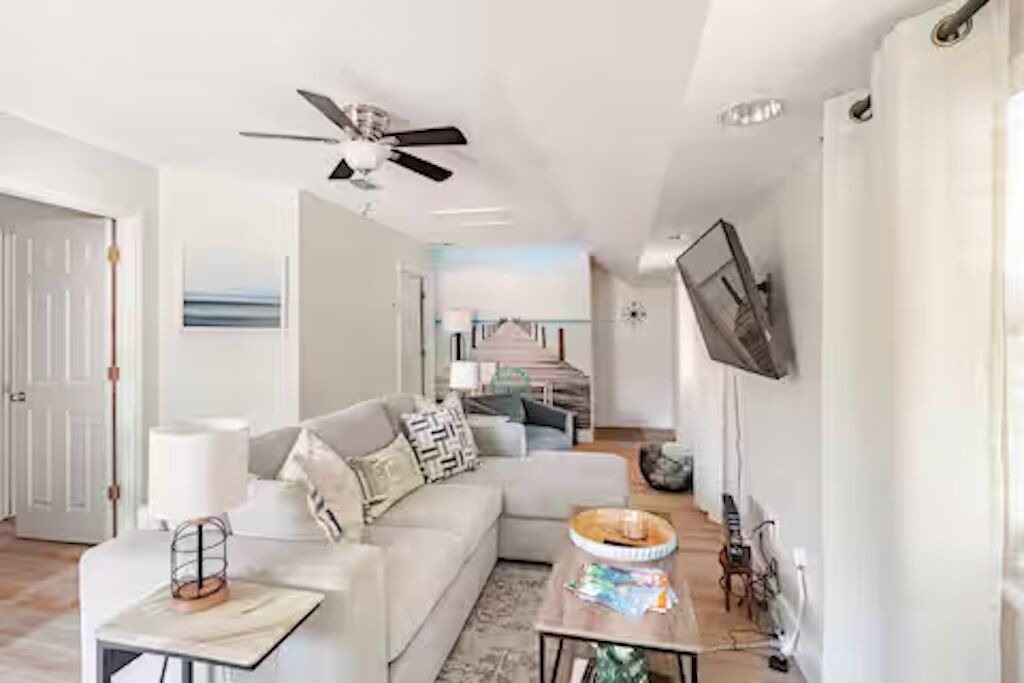 Photo of Livingroom in Roseland