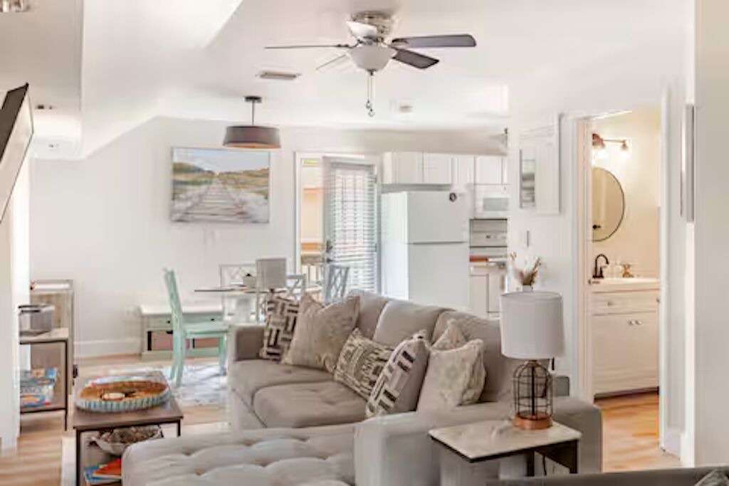 Photo of Livingroom in Roseland