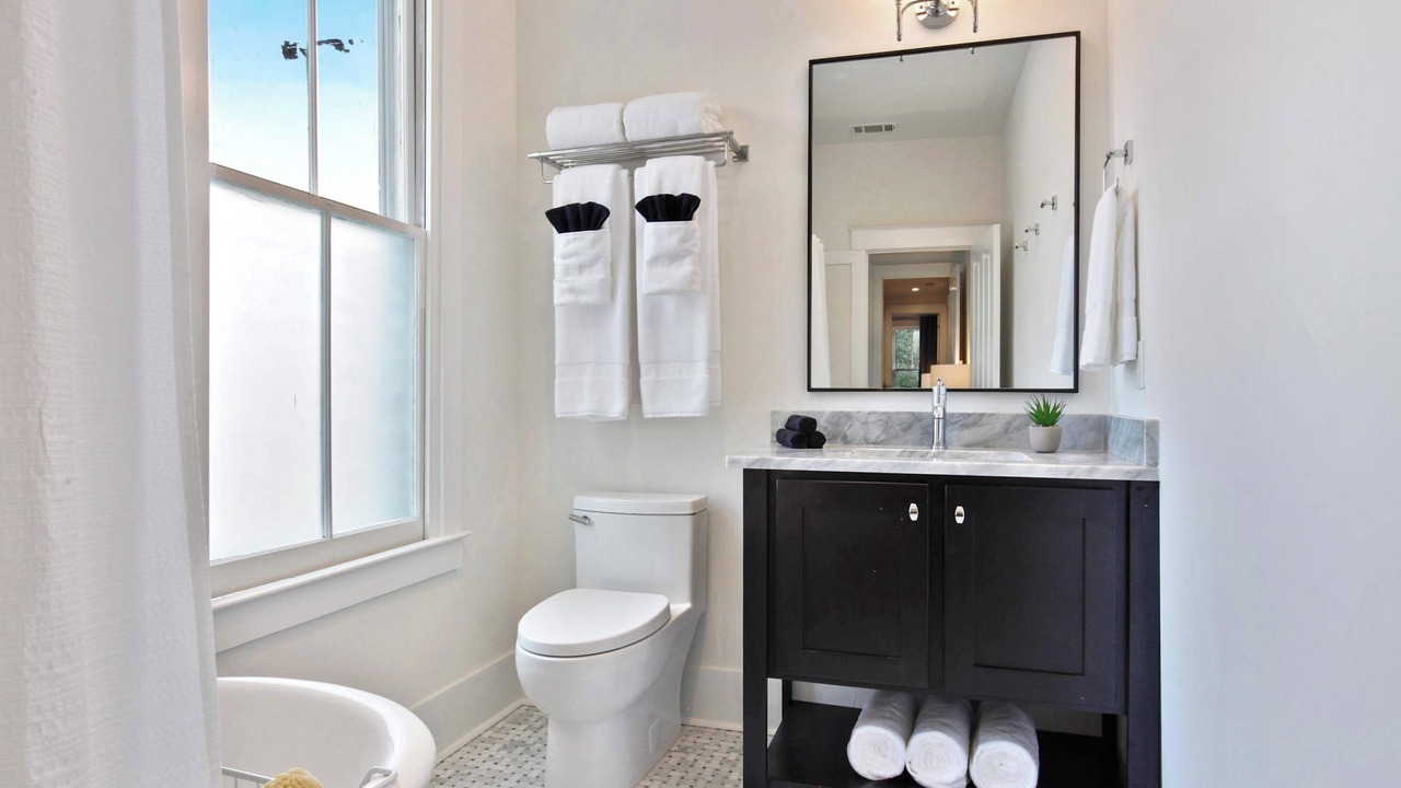 Photo of Bathroom in Savannah Victorian District
