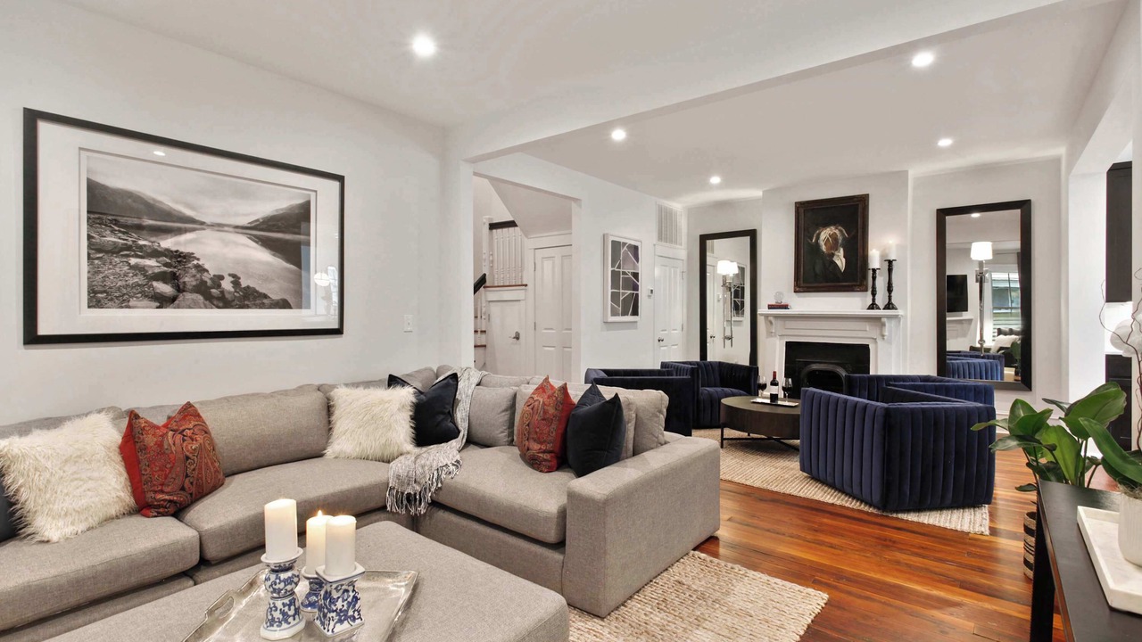 Photo of Livingroom in Savannah Victorian District