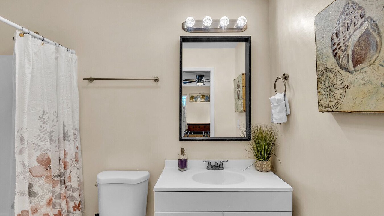 Photo of Bathroom in Garden City