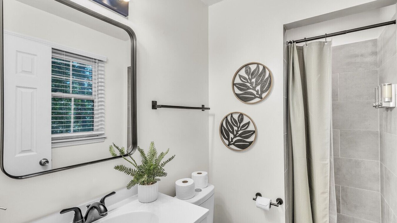 Photo of Bathroom in Garden City