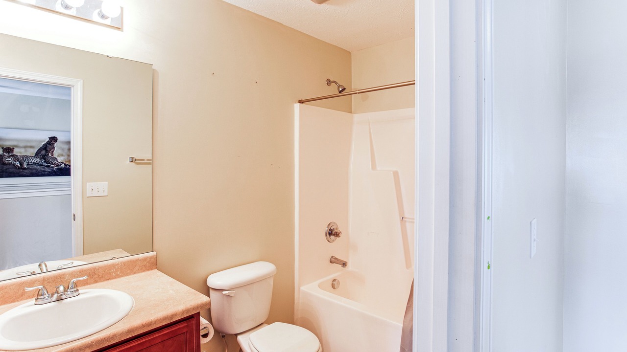 Photo of Bathroom in Huntcliff