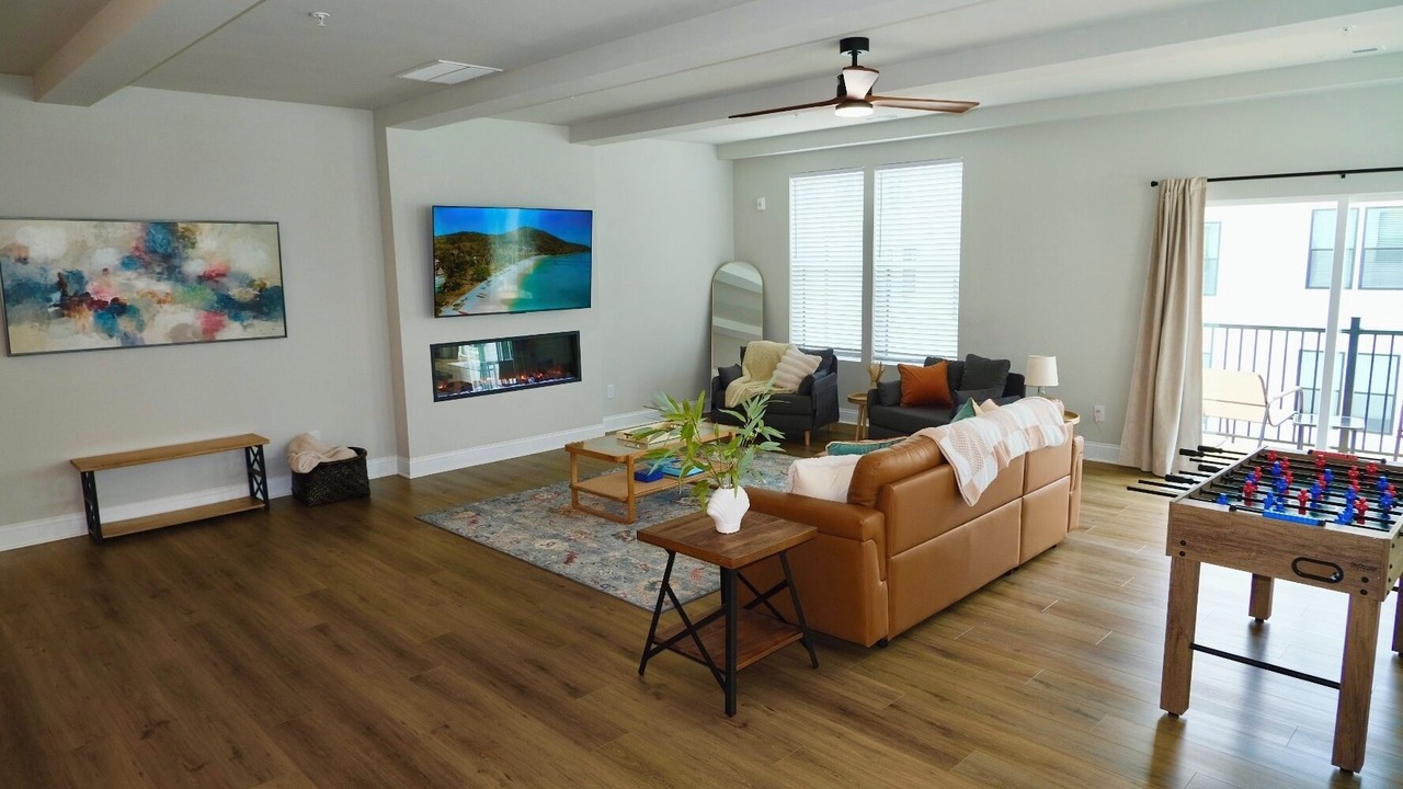 Photo of Livingroom in Downtown