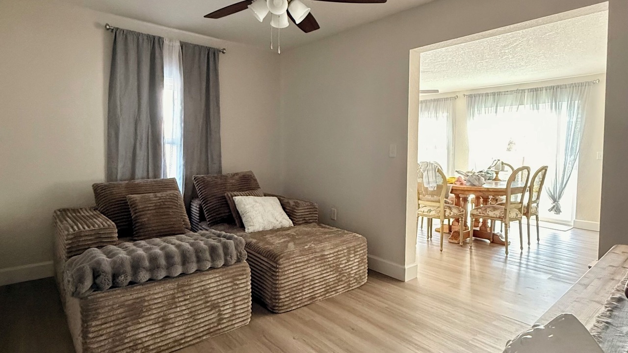 Photo of Livingroom in Eagle Lake