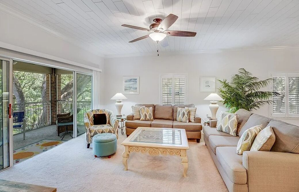 Photo of Livingroom in Indian River Shores