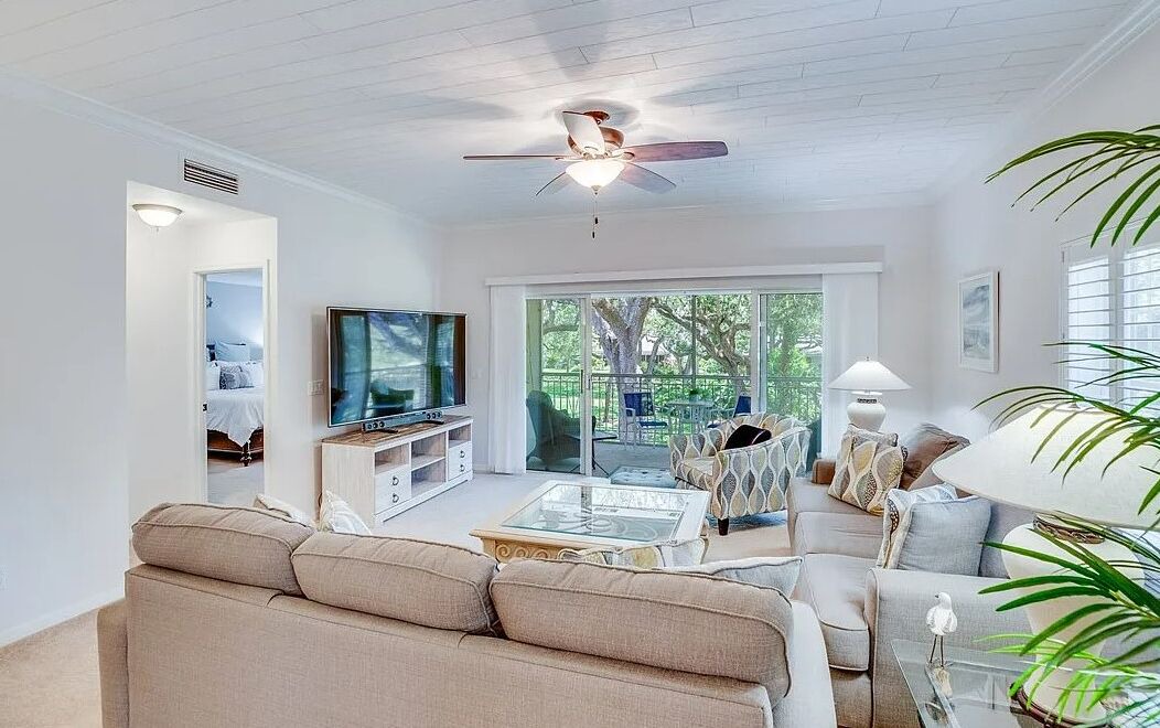 Photo of Livingroom in Indian River Shores