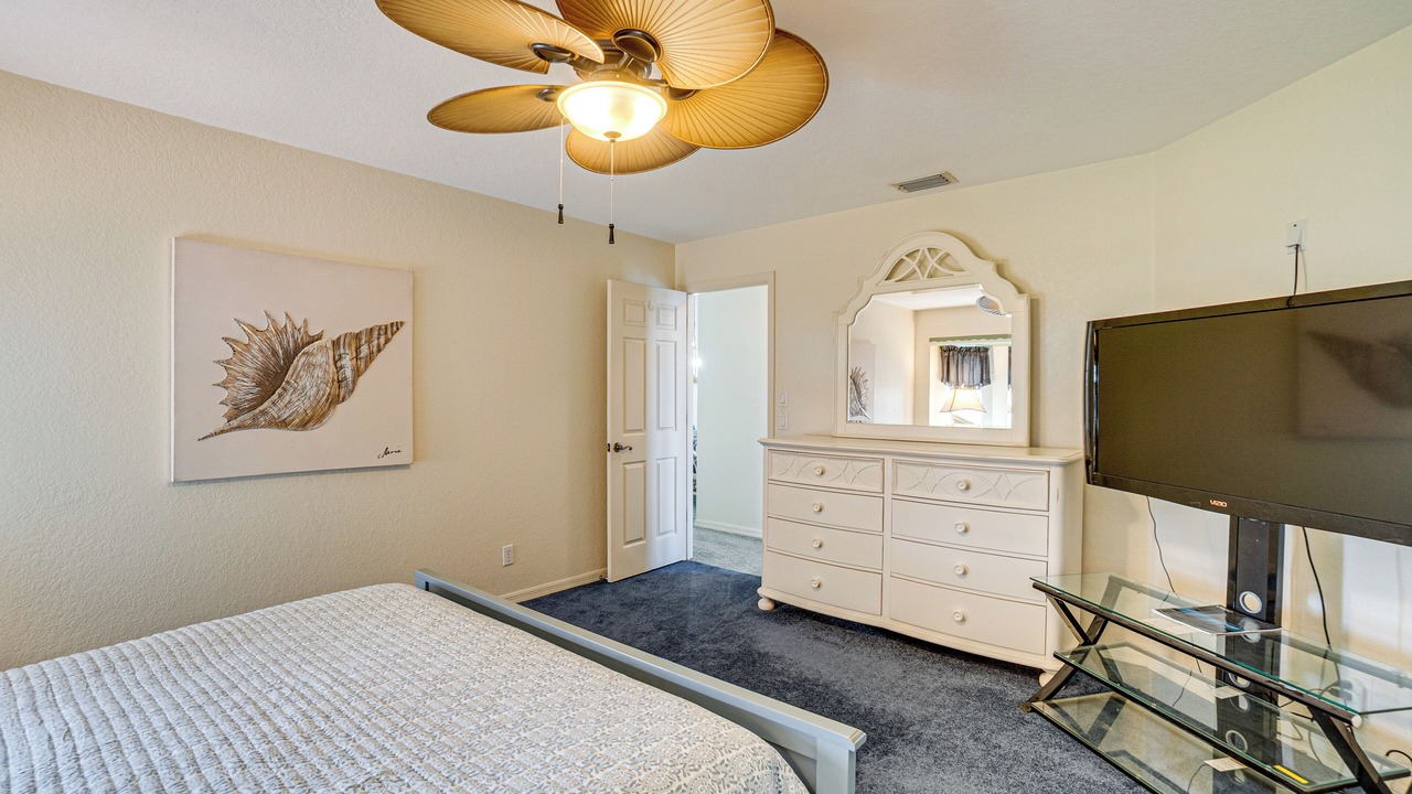 Photo of Bedroom in Lake Suzy