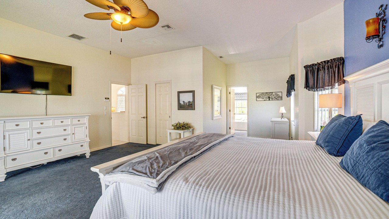 Photo of Bedroom in Lake Suzy