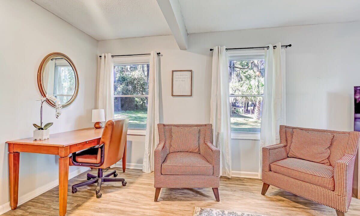 Photo of Livingroom in Whitemarsh Island