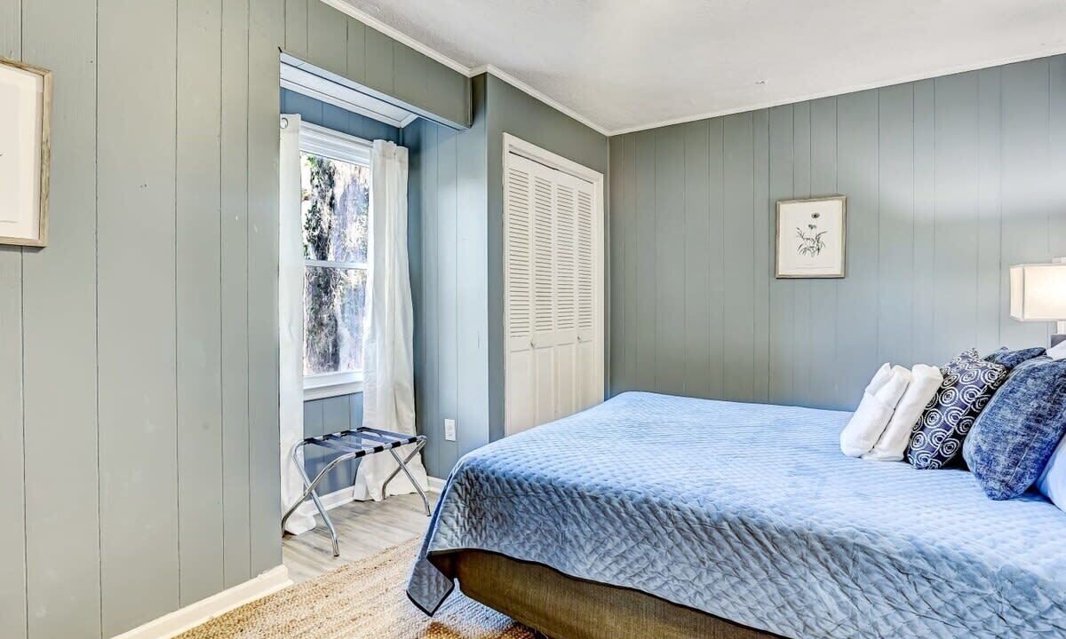 Photo of Bedroom in Whitemarsh Island