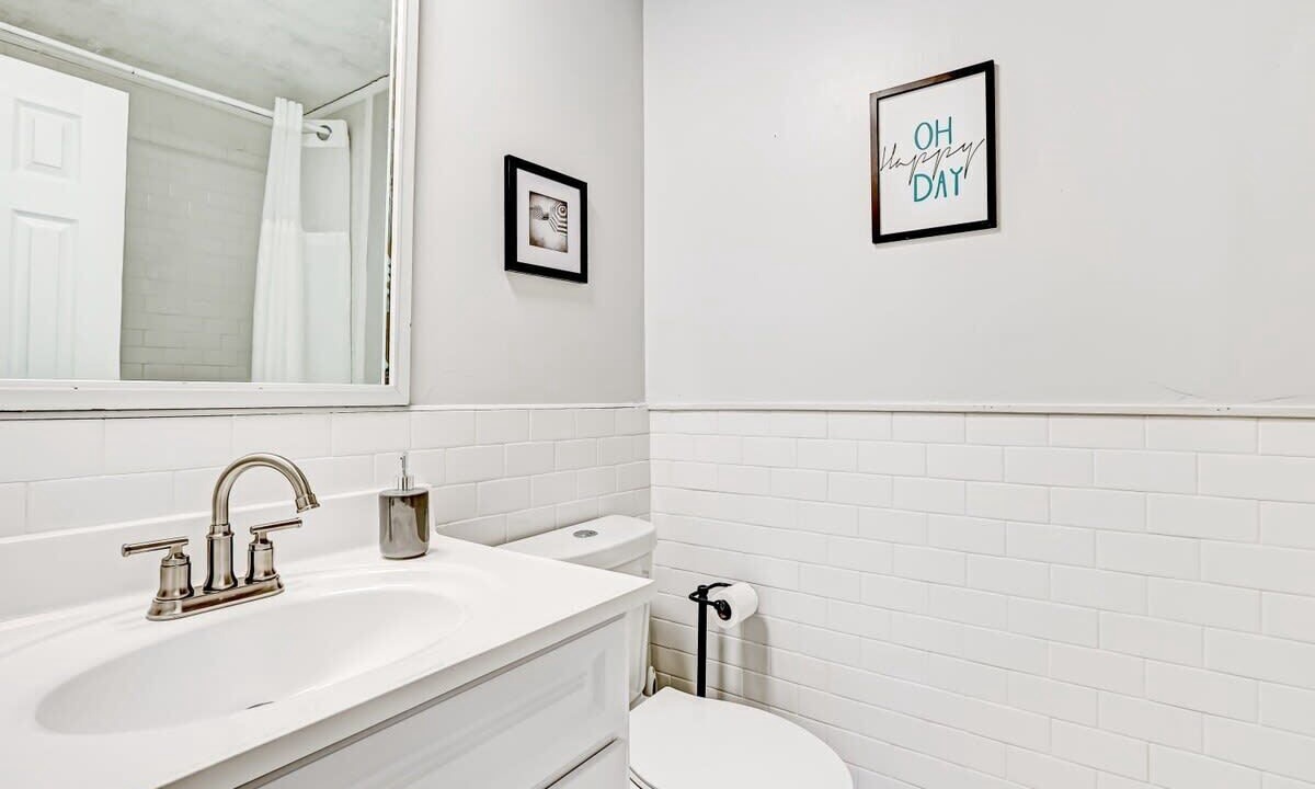Photo of Bathroom in Whitemarsh Island